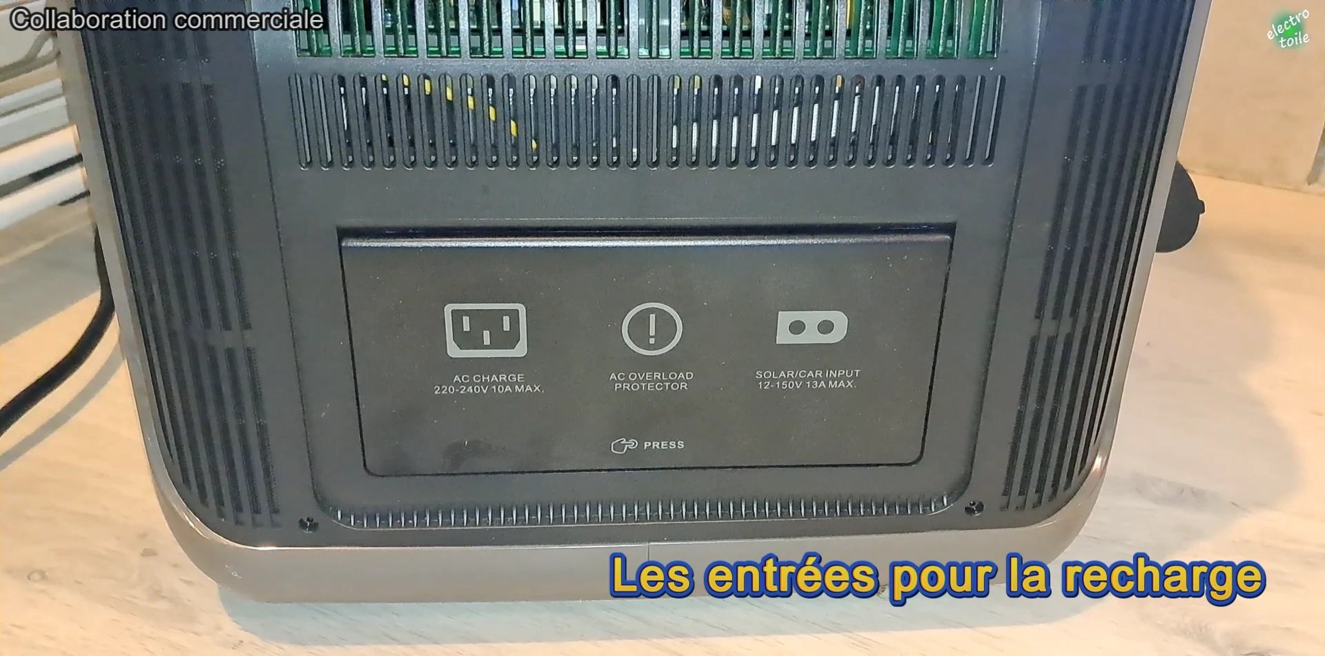les différentes entrées de la station d'énergie R2500 Allpowers