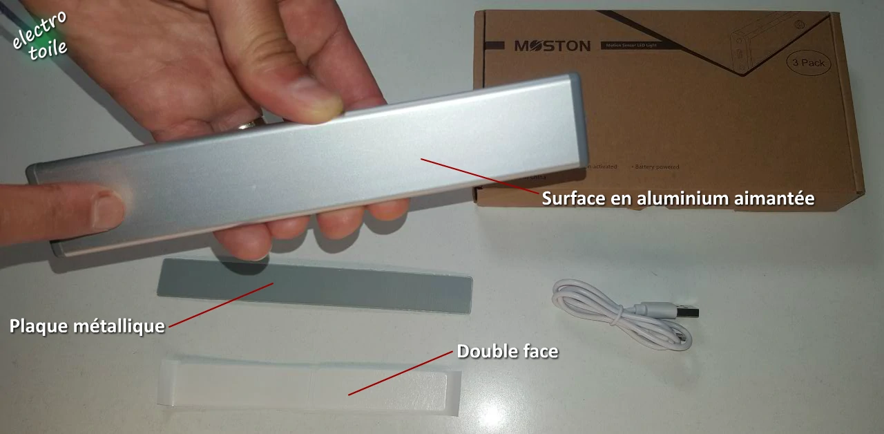 éclairage LED équipée d'une coque en aluminium qui intégre un aimant à l'arrière