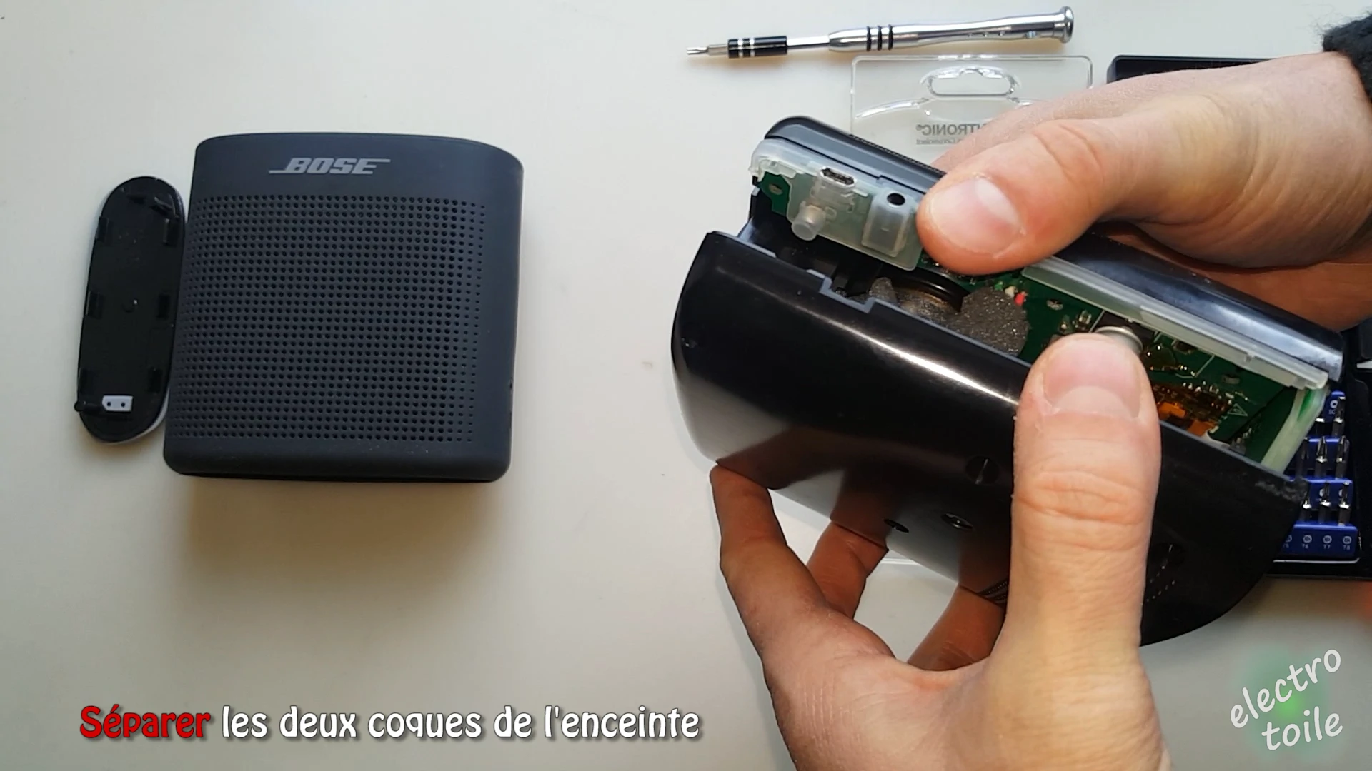 ouvrir le boîtier de l'enceinte portable soundlink color II de bose