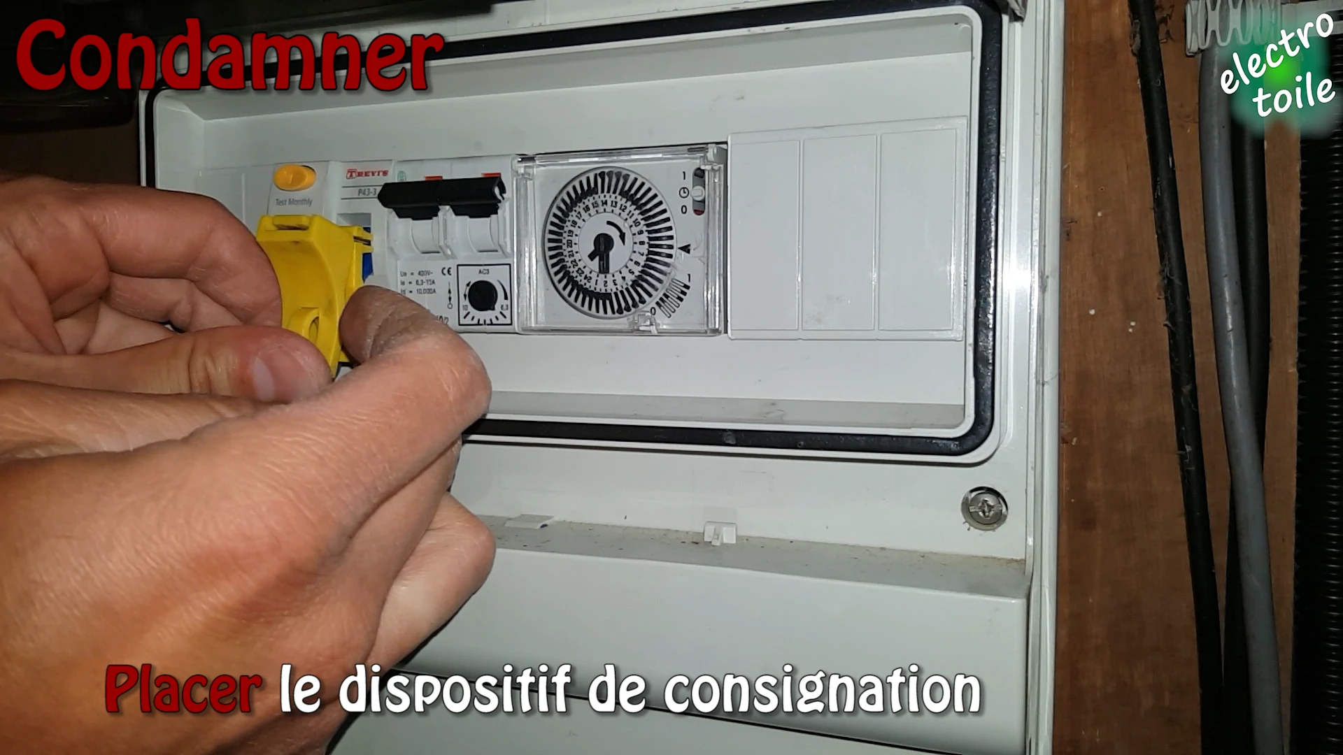 La condamnation du différentiel permet d'empêcher toute manoeuvre de l'appareil