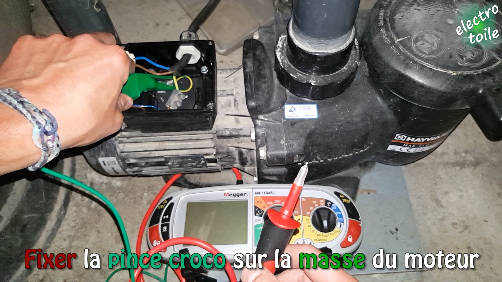 fixation de la pince croco sur la liaison équipotentielle du moteur ou carcasse
