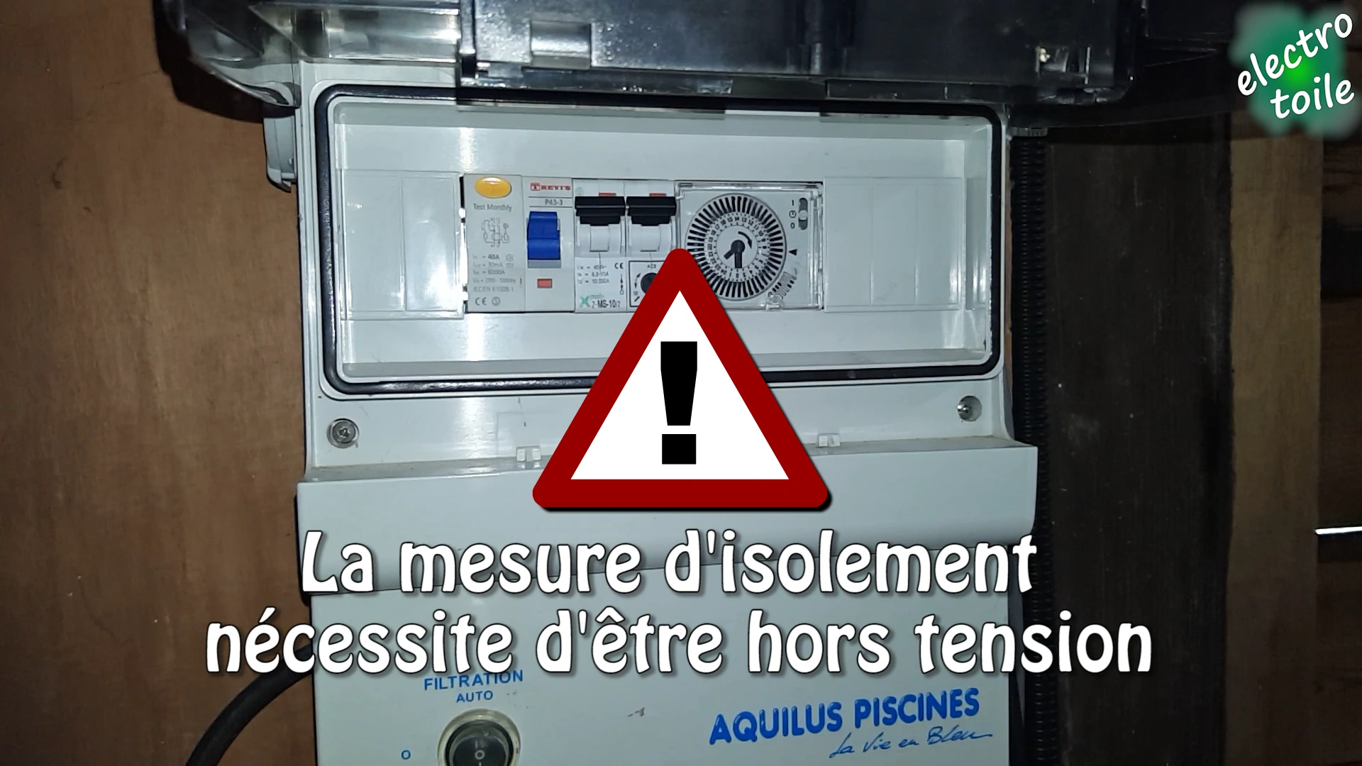 La mise hors tension de l'installation est nécessaire pour réaliser la mesure d'isolement du moteur