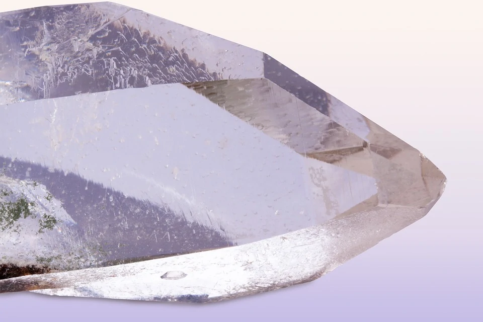 minéral et cristal de roche quartz pur pour dioxyde de silicium