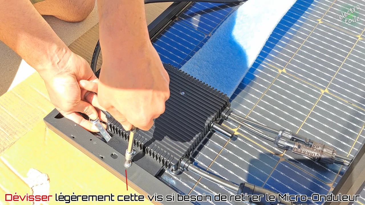 comment retirer le micro-ondueleur de la station solaire Sunology 