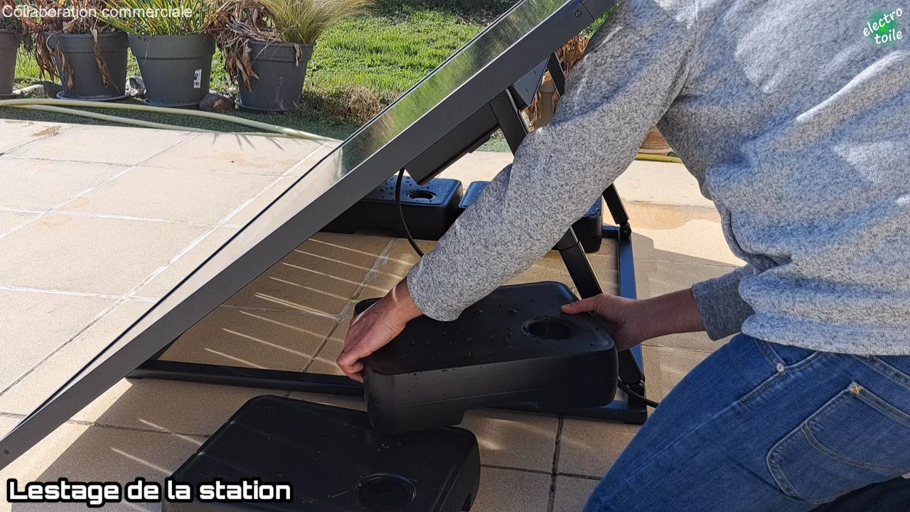 lestage de la station solaire Play max de Sunology